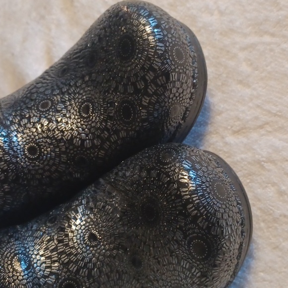 Dansko shoes size 38 black and silver slip on mules slip resistant - Picture 2 of 6